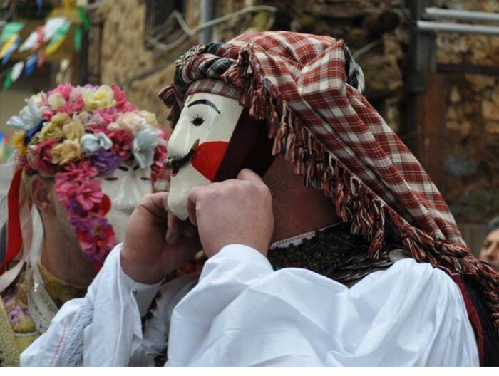 Το έθιμο Γενίτσαροι και Μπούλες