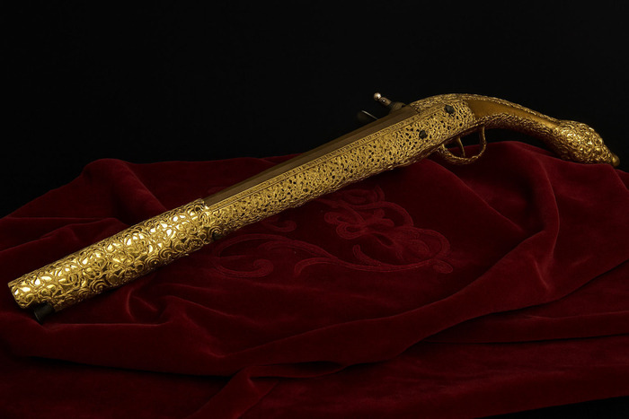 Πιστόλα - Κουμπούρα